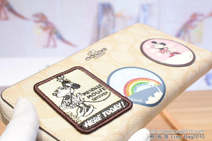 COACH蔻馳 2018專櫃新品 31350 迪士尼合作款 米奇女士長款錢包  Chz1377